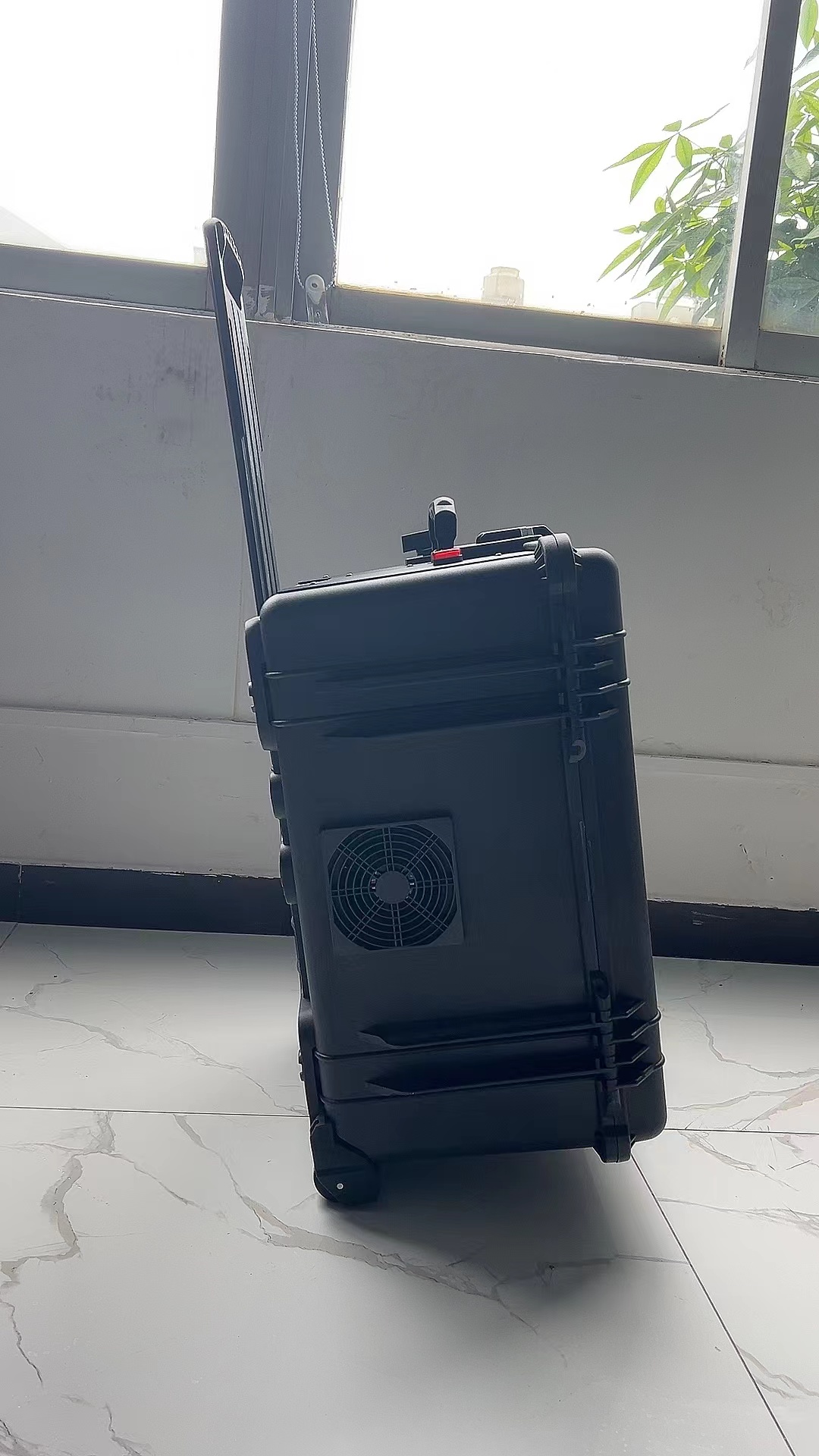 澜沧手拉箱型移动通信干扰器